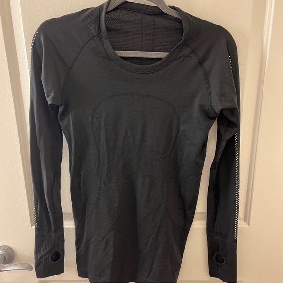 Lululemon Black Swiftly Tech Long Sleeve w/ Reflectors - Picture 1 of 4